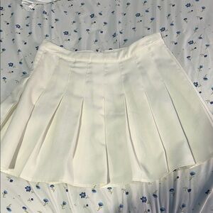 Elegant White Pleated Skirt